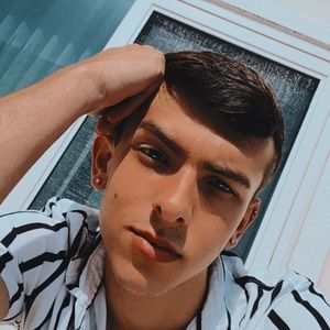 Meet your Posher, Ethan